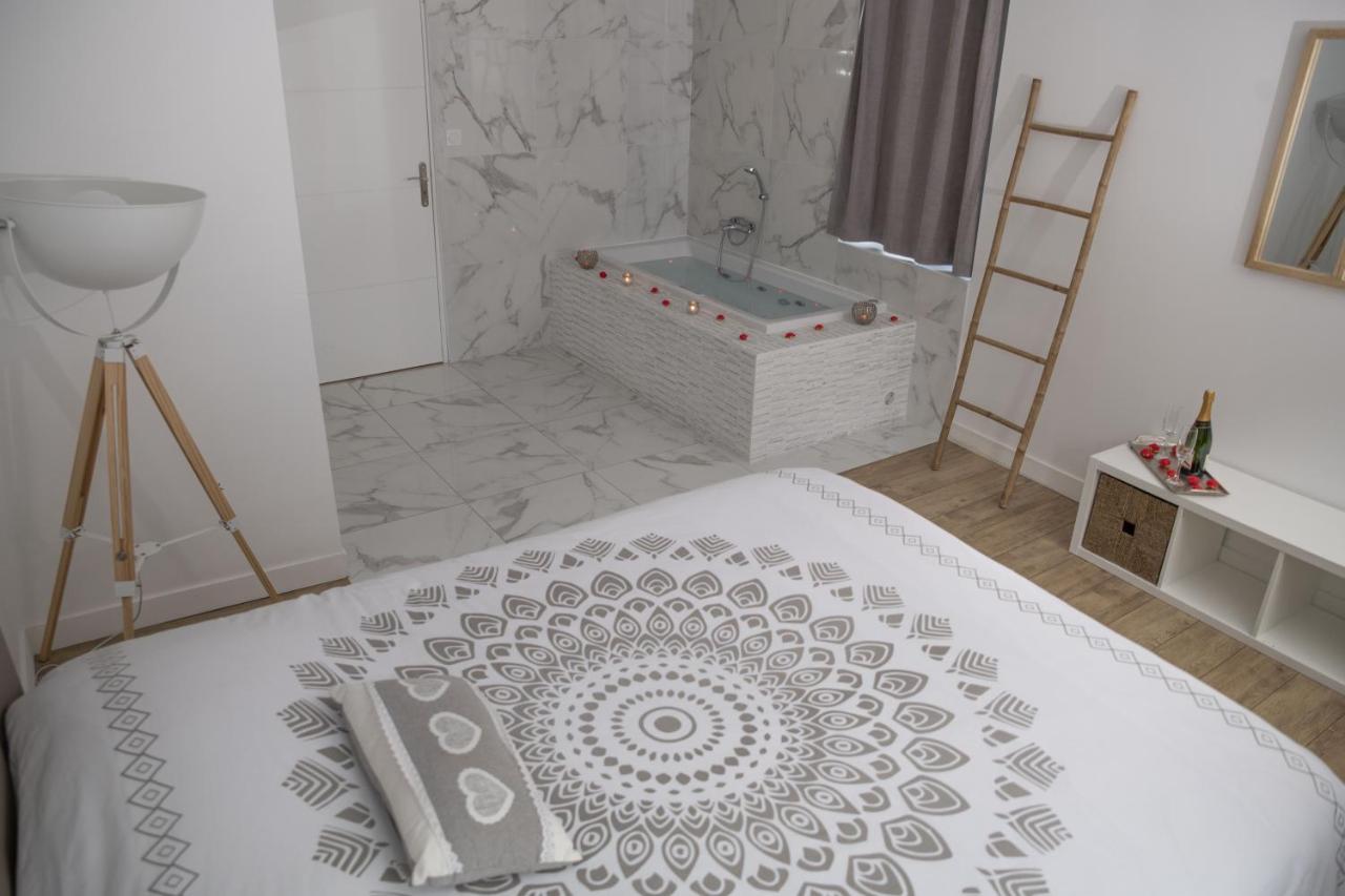 Appartement Triplex de luxe 110 m2 hyper centre jacuzzi à Dinan Extérieur photo