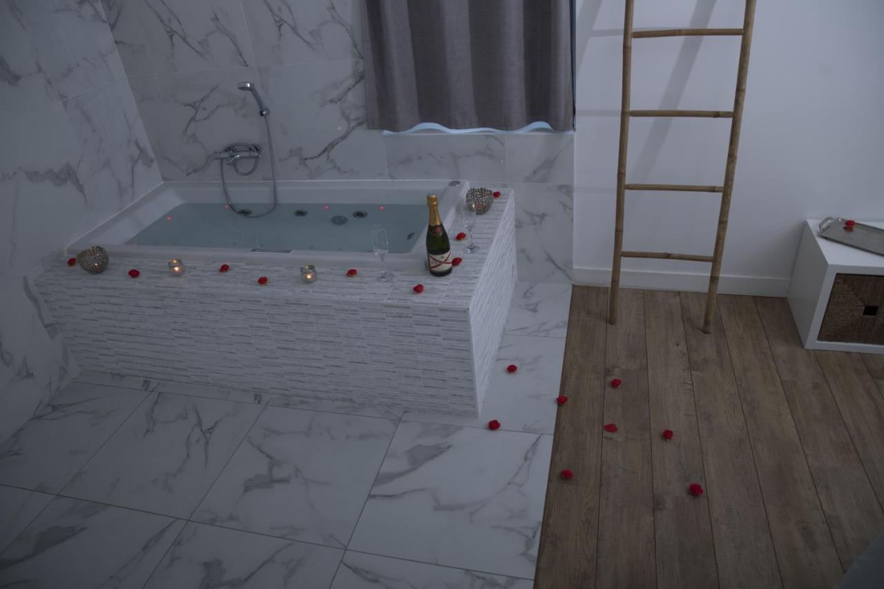 Appartement Triplex de luxe 110 m2 hyper centre jacuzzi à Dinan Extérieur photo