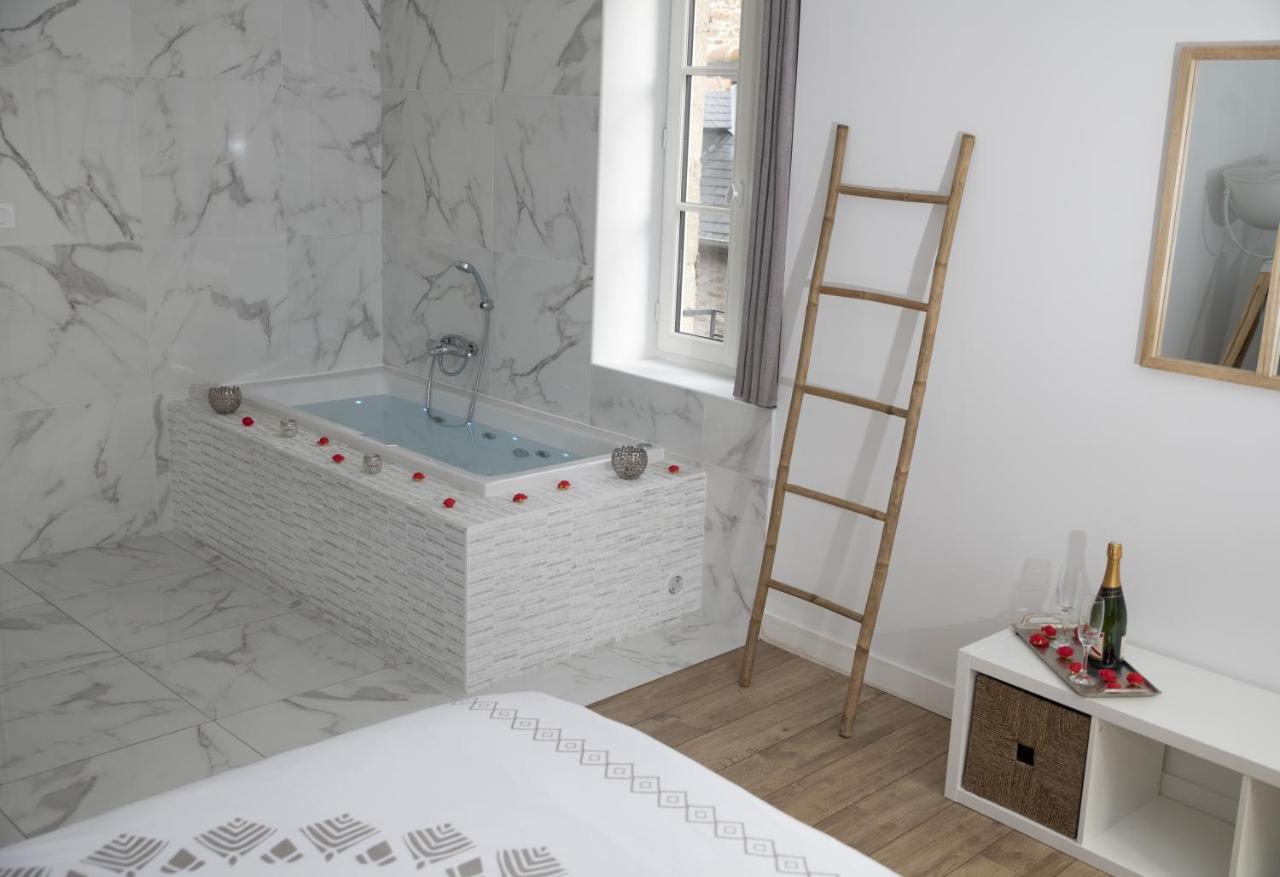 Appartement Triplex de luxe 110 m2 hyper centre jacuzzi à Dinan Extérieur photo